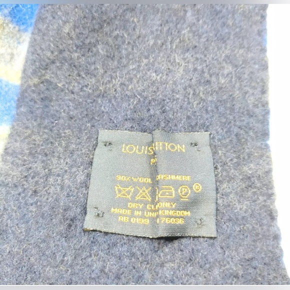 Auth Louis Vuitton Logo Plaid Blues Wool Cashmere scarf - Picture 10 of 10